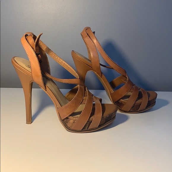 👡 Fergie Ankle Strap Brown Sandal Heels Size 7 - Picture 6 of 8